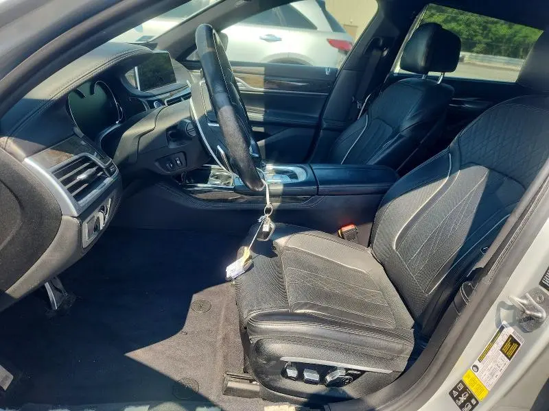 2017 BMW 750 XI  