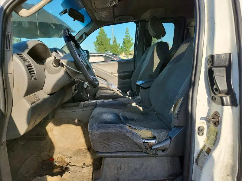 2015 NISSAN FRONTIER S  