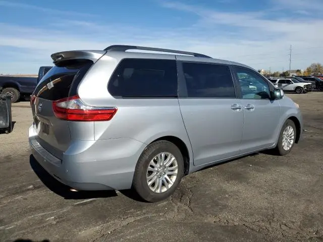 2015 TOYOTA SIENNA XLE  