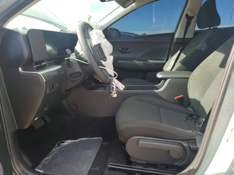 2025 HYUNDAI KONA SE  