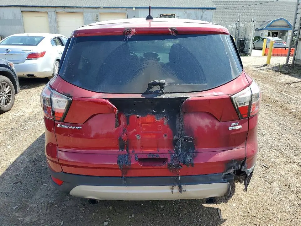 2017 FORD ESCAPE SE  