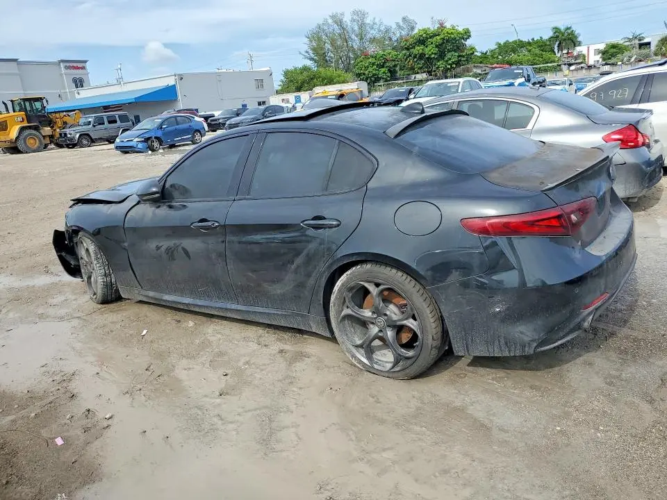 2017 ALFA ROMEO GIULIA TI  