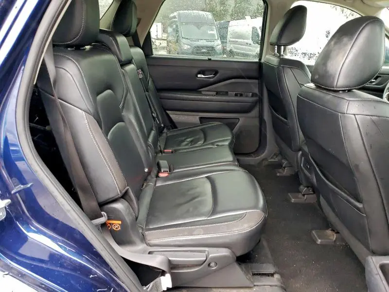 2022 NISSAN PATHFINDER SL  