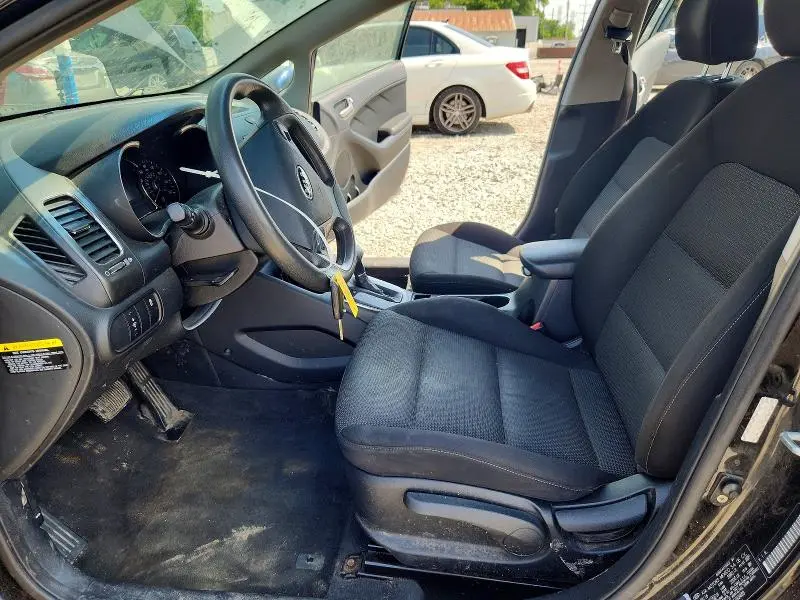 2017 KIA FORTE LX  