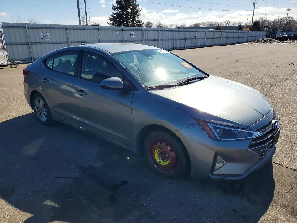 2019 HYUNDAI ELANTRA SEL  