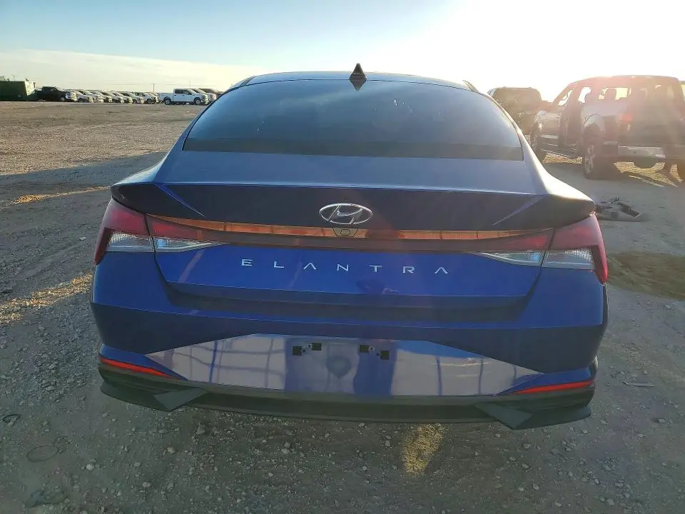 2022 HYUNDAI ELANTRA SEL  
