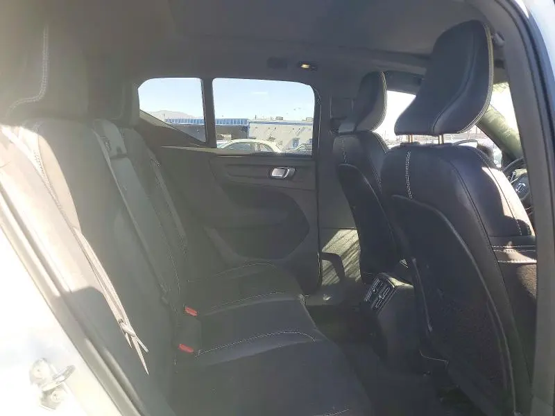 2021 VOLVO XC40 RECHARGE  