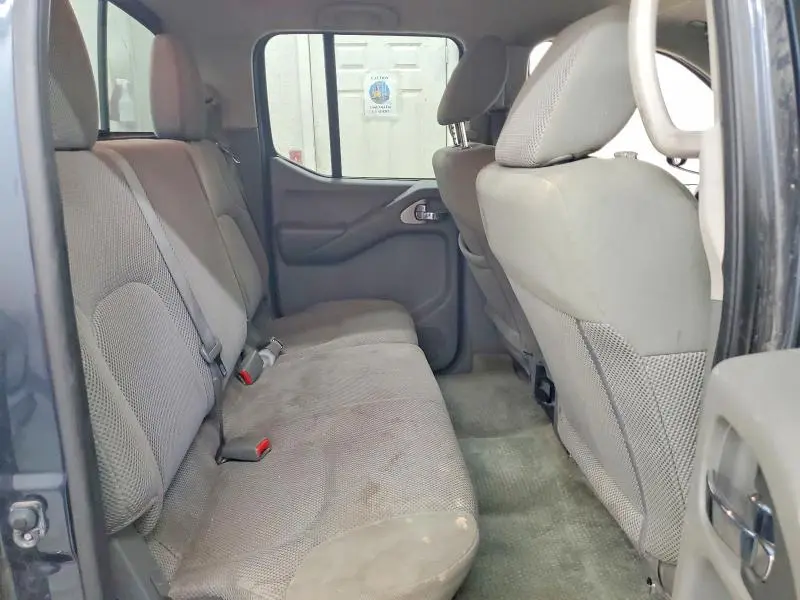 2017 NISSAN FRONTIER SV  