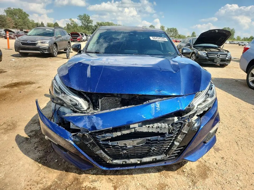2021 NISSAN ALTIMA SR  