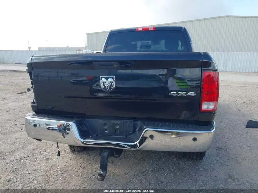 2017 RAM 2500 TRADESMAN  4X4 6'4 BOX