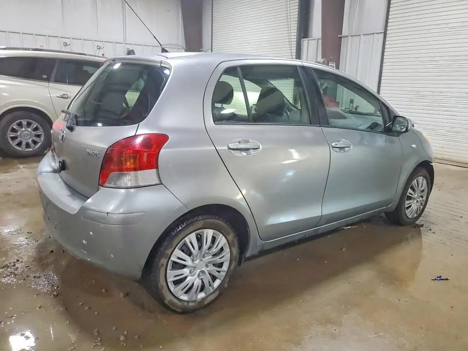 2010 TOYOTA YARIS BASE  