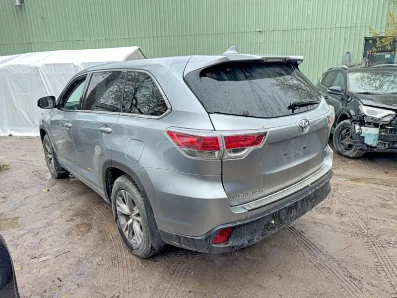 2014 TOYOTA HIGHLANDER LE  