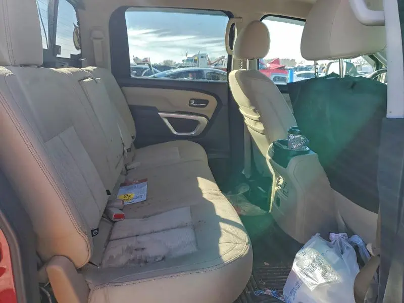 2017 NISSAN TITAN SV  