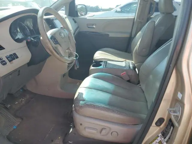 2012 TOYOTA SIENNA XLE  