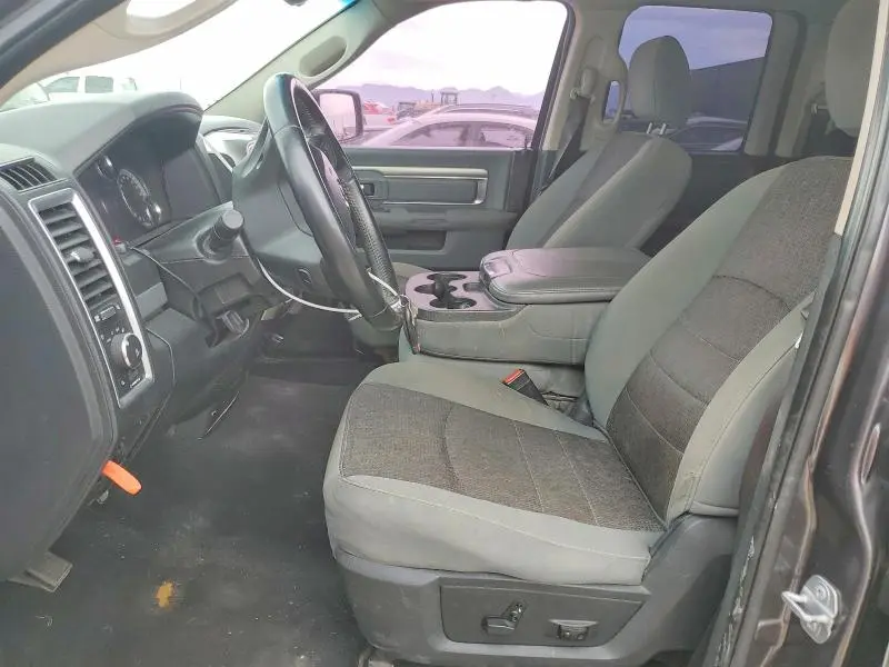 2017 RAM 1500 SLT  