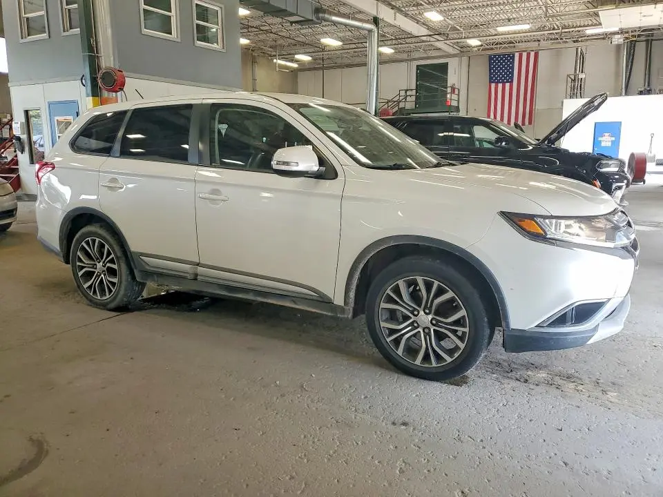 2016 MITSUBISHI OUTLANDER SE  