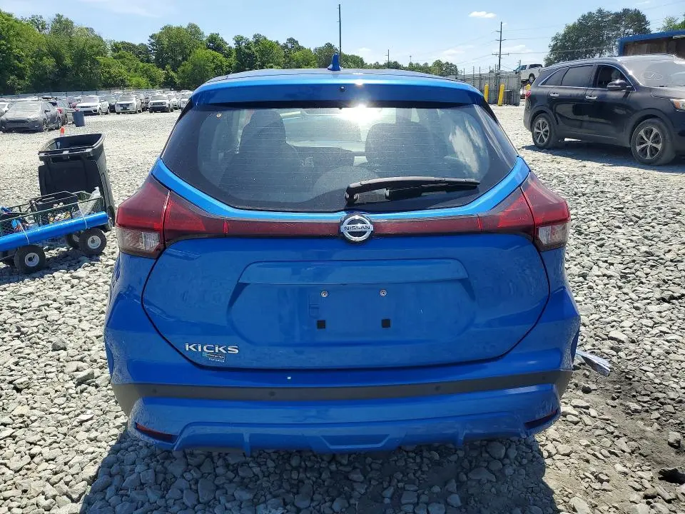 2021 NISSAN KICKS S  