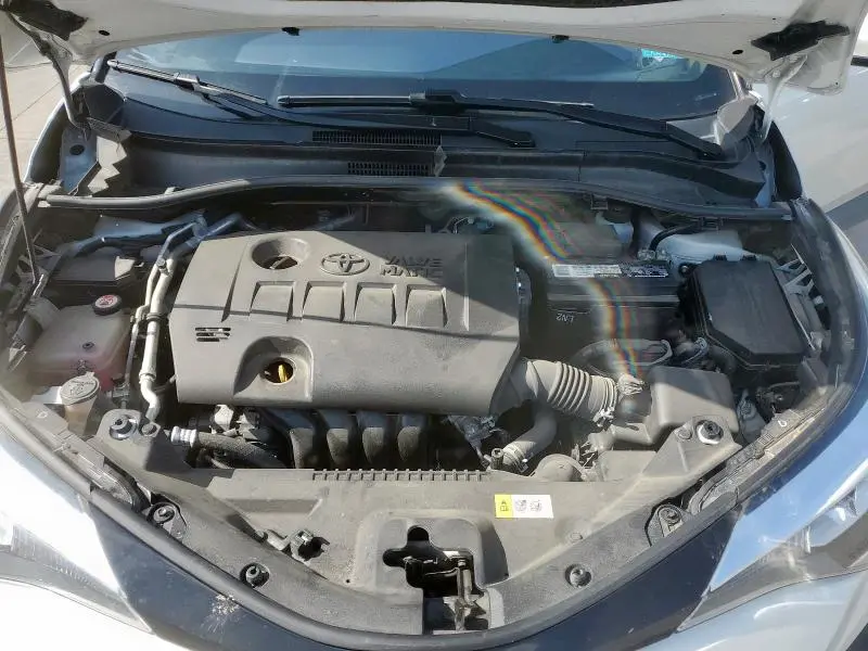 2020 TOYOTA C-HR XLE  
