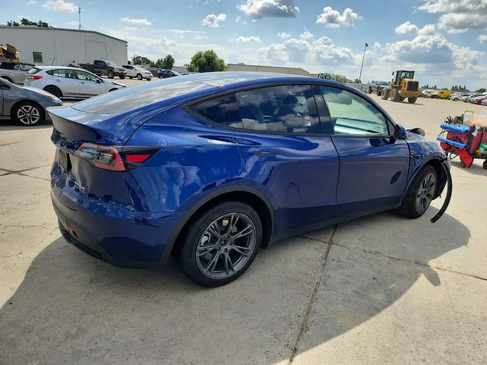 2025 TESLA MODEL Y   