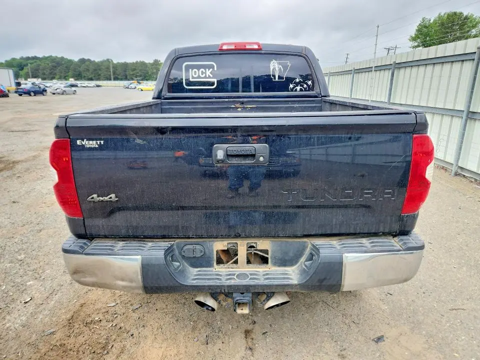 2017 TOYOTA TUNDRA SR5  