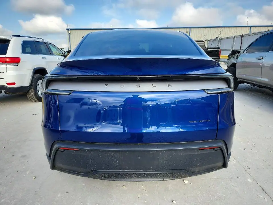 2026 TESLA MODEL Y   