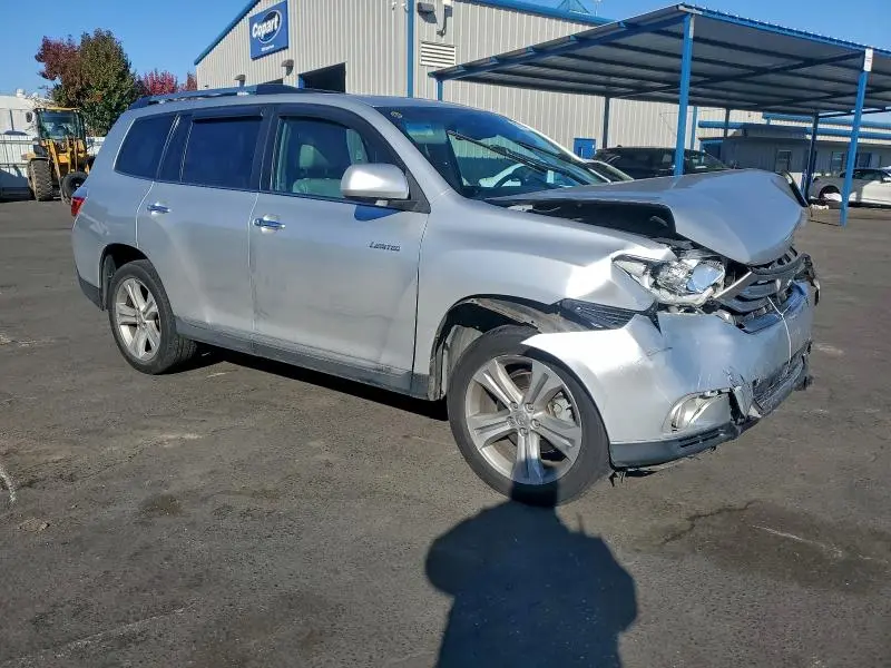 2013 TOYOTA HIGHLANDER LIMITED  