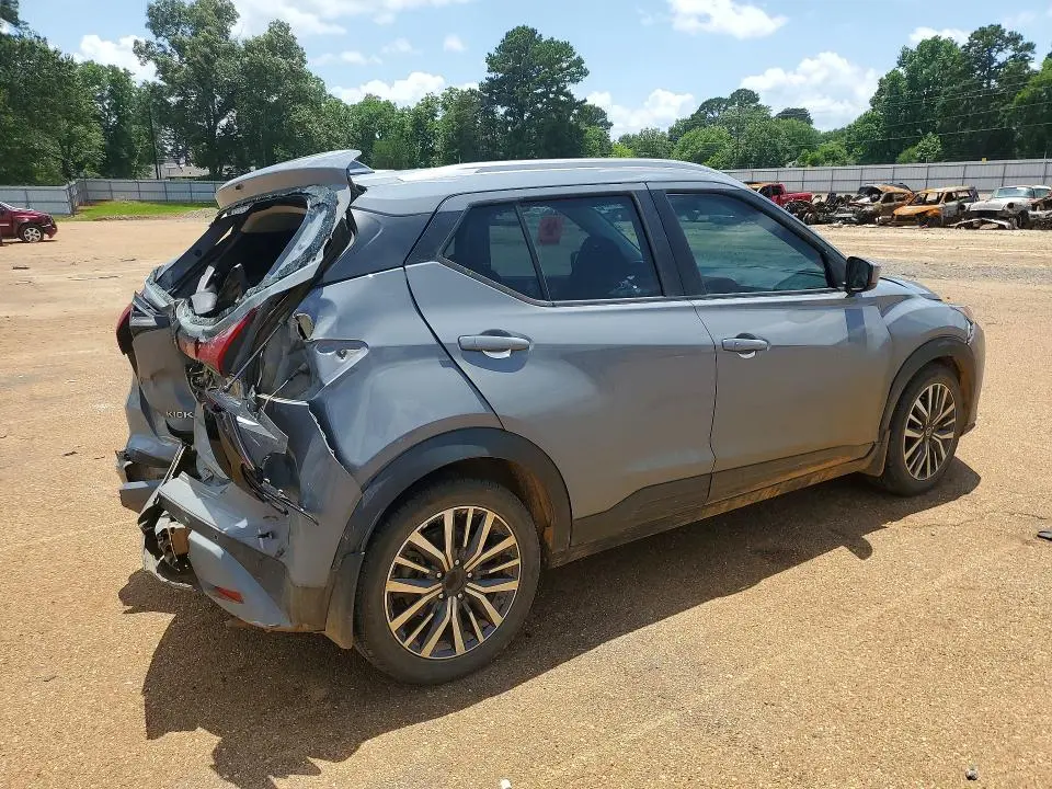 2021 NISSAN KICKS SV  