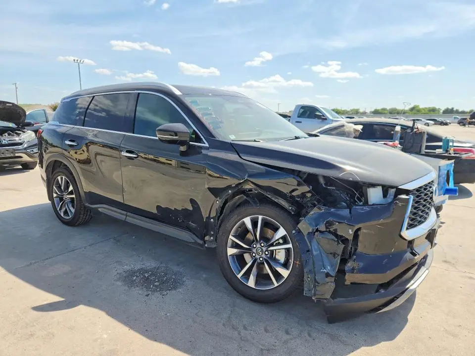 2022 INFINITI QX60 LUXE  