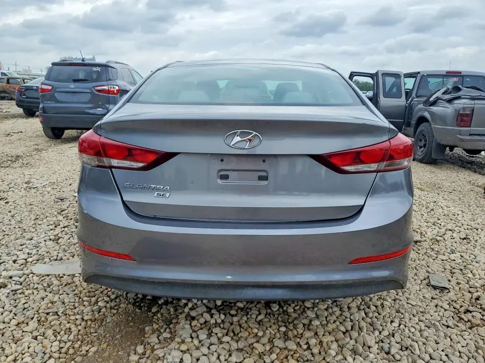 2018 HYUNDAI ELANTRA SE  