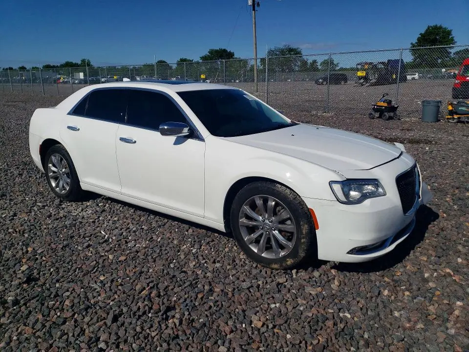 2016 CHRYSLER 300C   