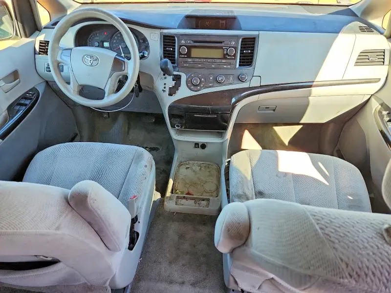 2012 TOYOTA SIENNA BASE  