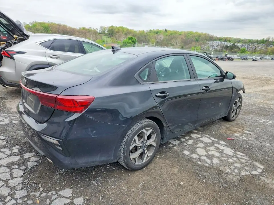 2021 KIA FORTE LXS  