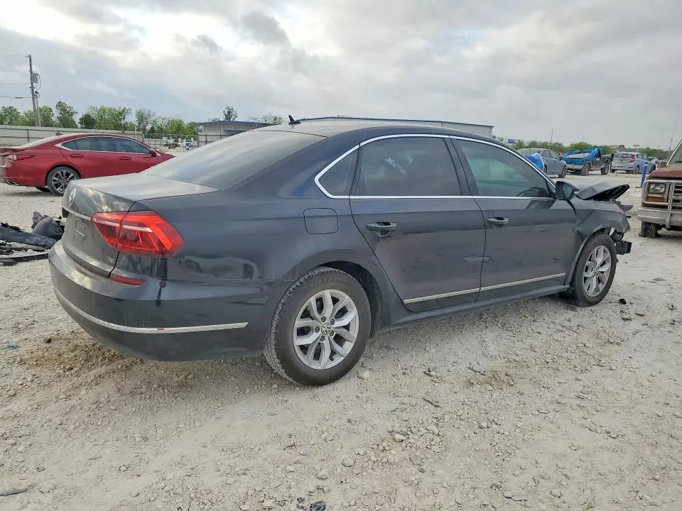 2017 VOLKSWAGEN PASSAT S  