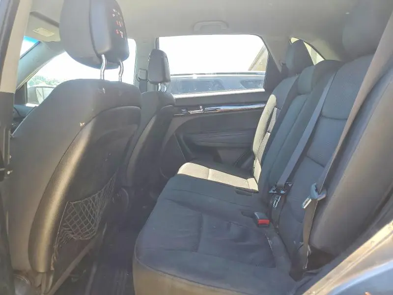 2011 KIA SORENTO LX  