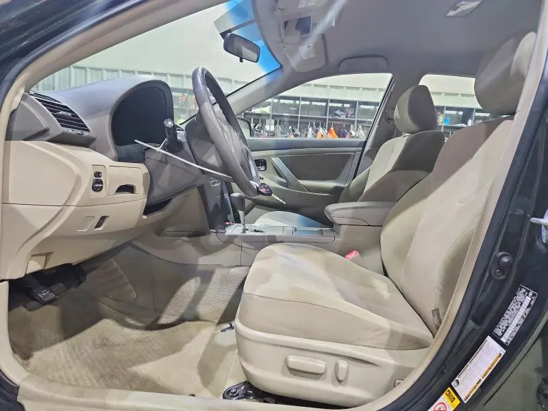 2010 TOYOTA CAMRY LE V6  