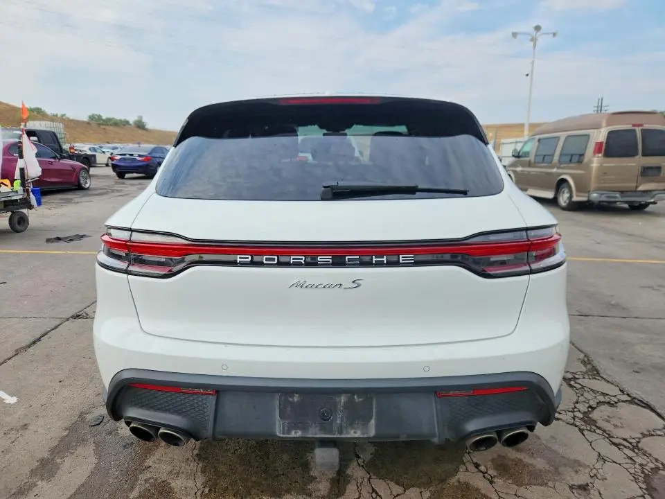 2024 PORSCHE MACAN S  