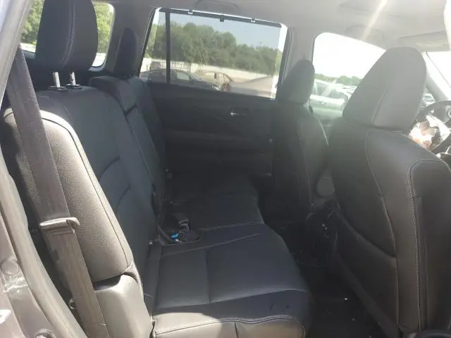 2021 HONDA PILOT SE  
