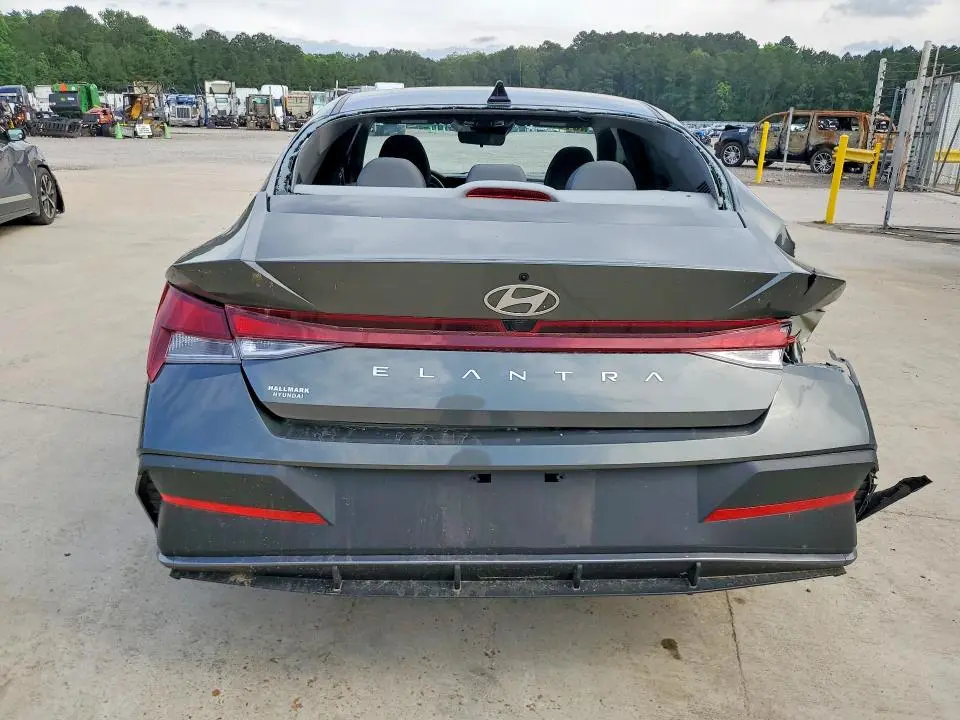 2024 HYUNDAI ELANTRA   