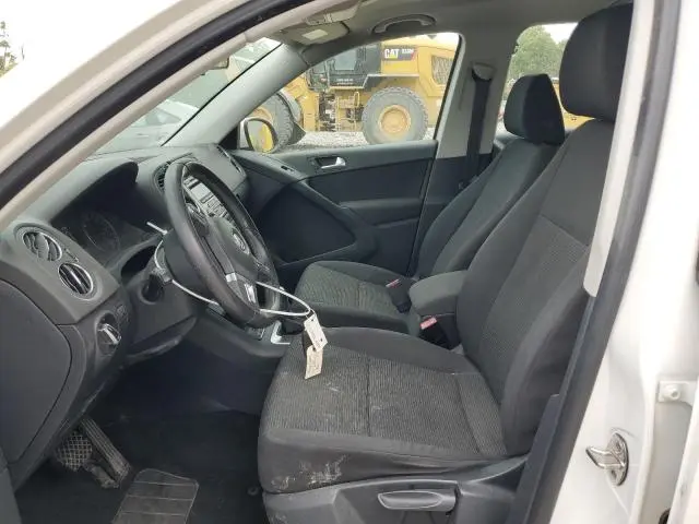 2013 VOLKSWAGEN TIGUAN S  