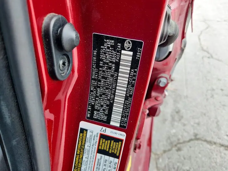 2017 TOYOTA CAMRY SE  