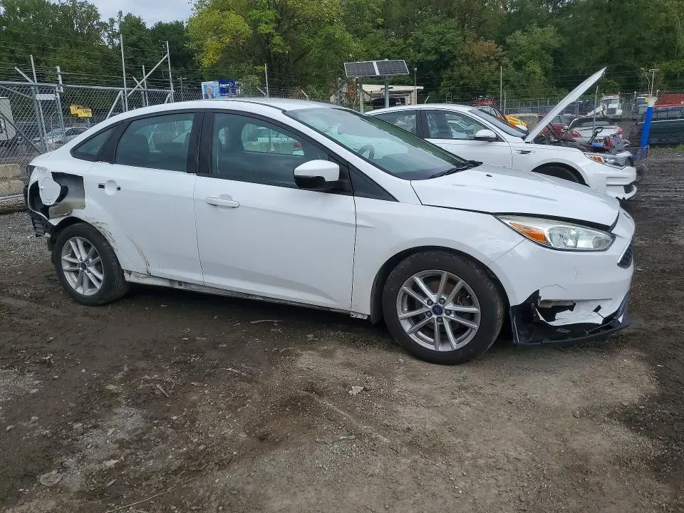 2017 FORD FOCUS SE  