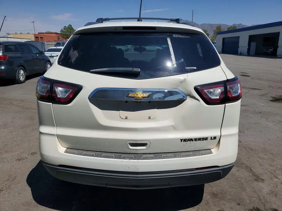 2014 CHEVROLET TRAVERSE LS  