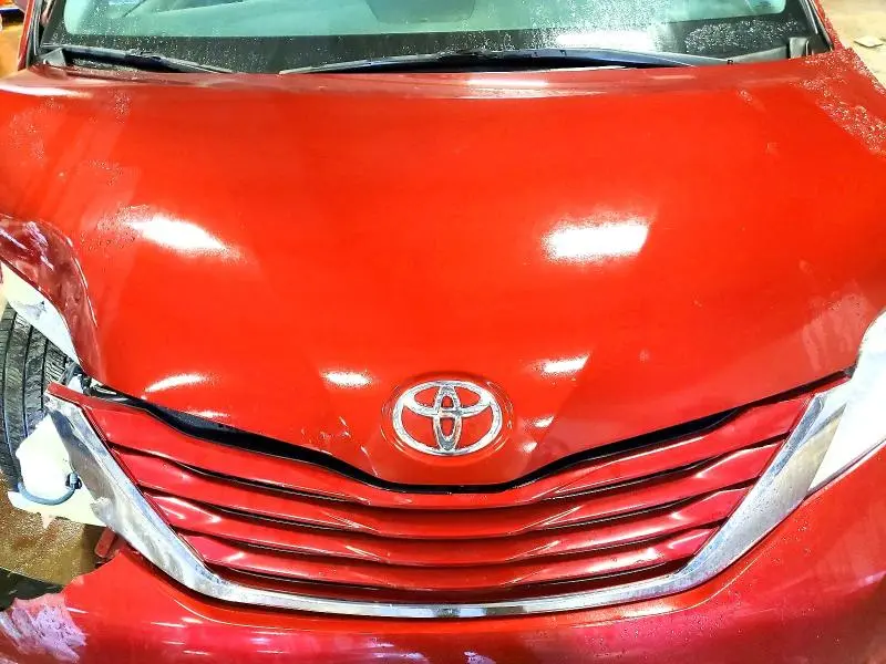 2017 TOYOTA SIENNA LE  