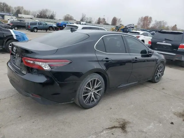 2021 TOYOTA CAMRY XLE  