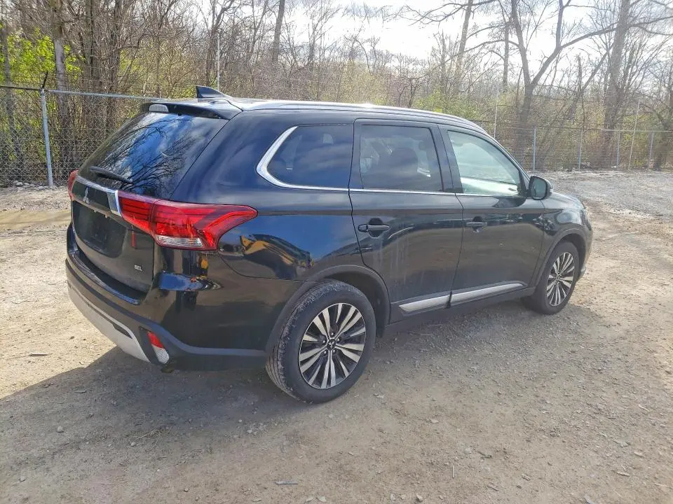 2020 MITSUBISHI OUTLANDER SE  