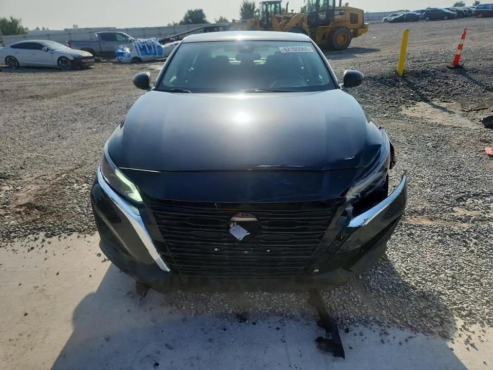2024 NISSAN ALTIMA SV  