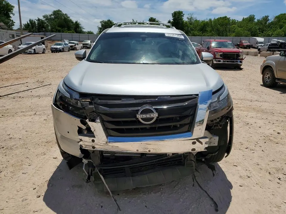 2025 NISSAN PATHFINDER SL  