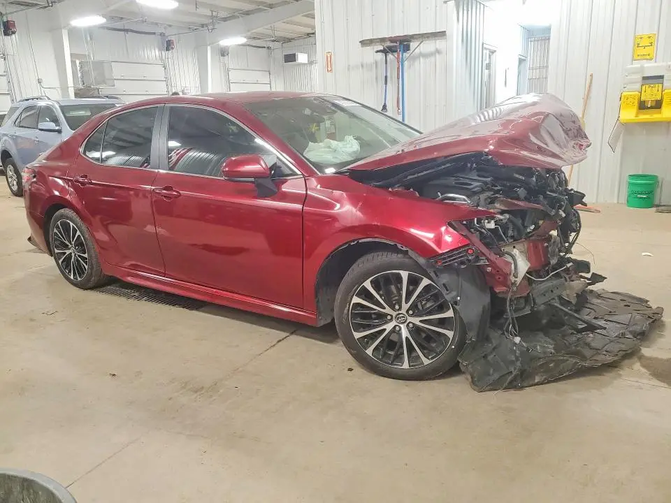 2018 TOYOTA CAMRY SE  