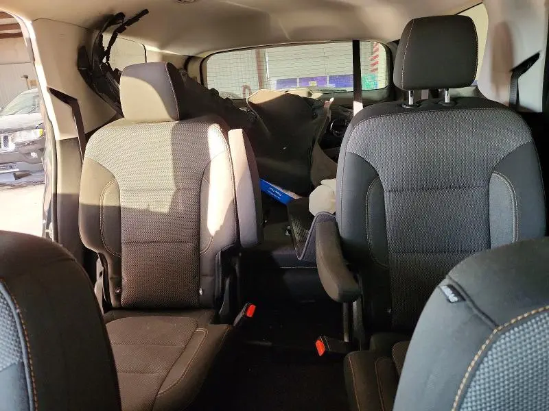 2021 CHEVROLET TRAVERSE LT  