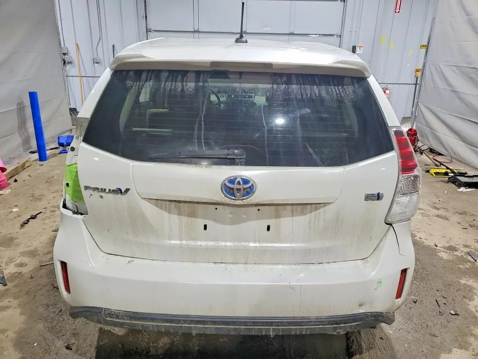 2015 TOYOTA PRIUS V FIVE  